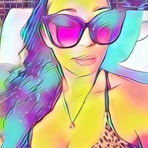 Meet your Posher, Angela